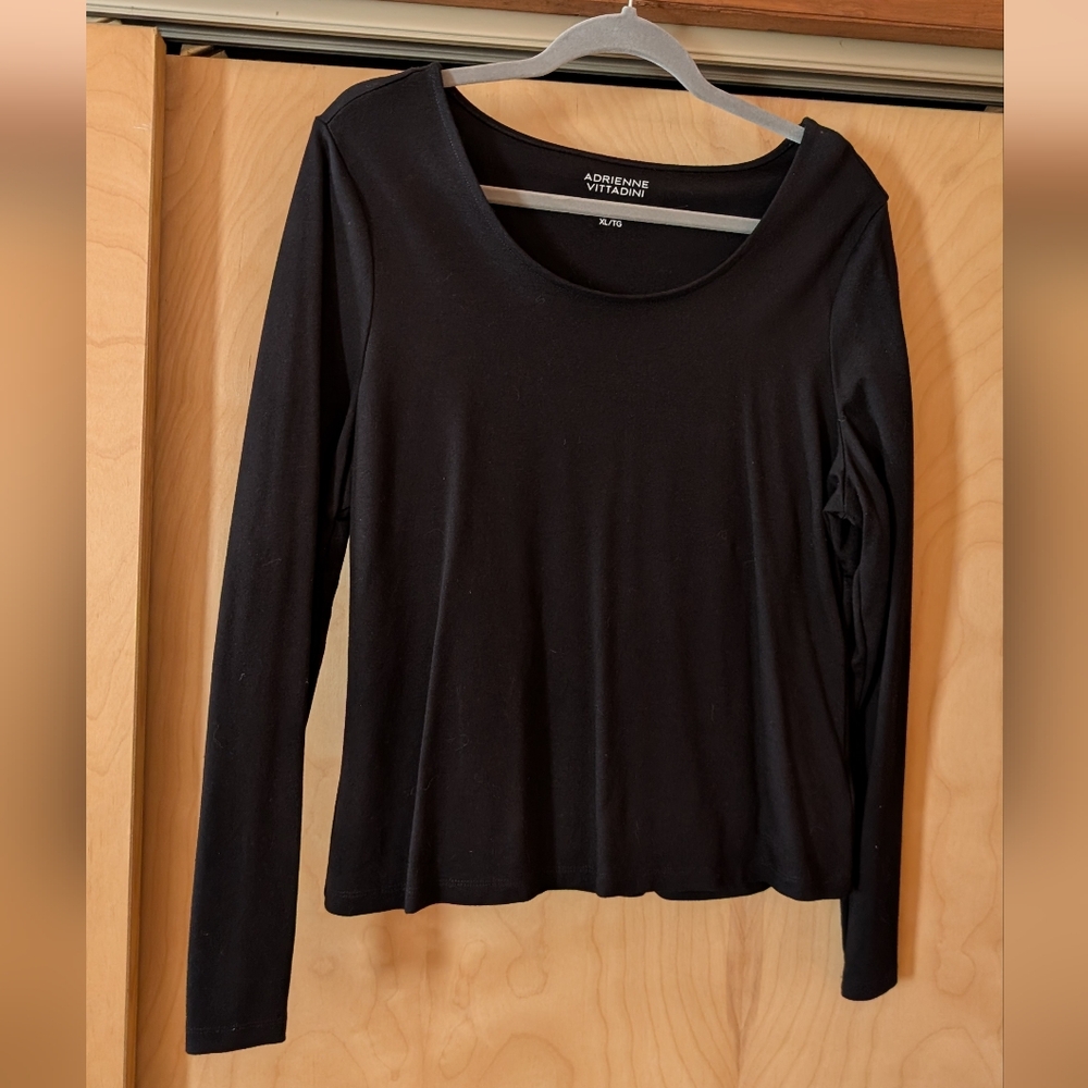 Adrienne Vittadini Elegant Black Long Sleeve Tee